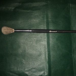 Bh cosmetics highlight brush